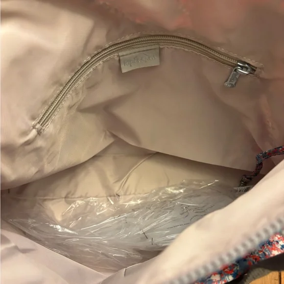 Kipling Pahneiro handbag in an artistic flower print - Picture 6 of 9